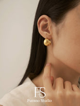Load image into Gallery viewer, 18k gold round circle dangle earring