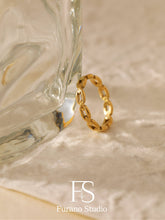 Load image into Gallery viewer, 18k Gold Plated Thin Chain Ring, Gold Band Ring