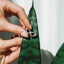 Load image into Gallery viewer, Audrey - 🌱 Plant Magnet 🧲