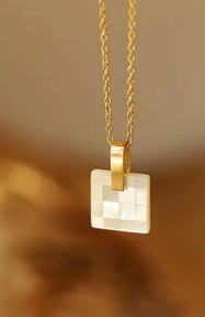 18K Gold Mother of Pearl Pendant Necklace