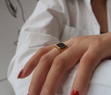 Load image into Gallery viewer, 18k gold black chunky ring
