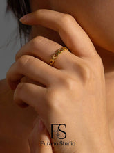 Load image into Gallery viewer, 18k Gold Plated Thin Chain Ring, Gold Band Ring
