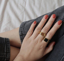 Load image into Gallery viewer, 18k gold black chunky ring
